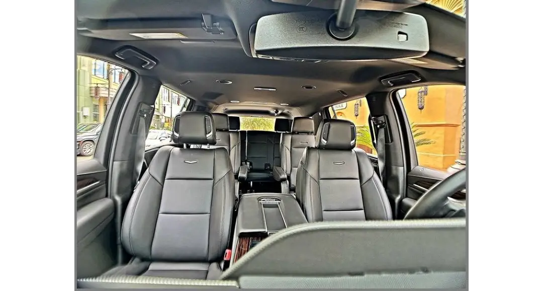 CADILAC ESCALADE INSIDE